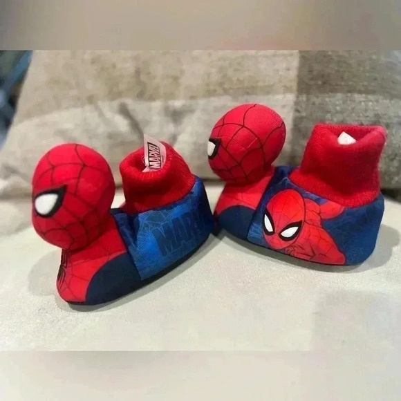 Spiderman NEW KIDS HOME SHOES SIZE 5/6 SPIDER MAN - Picture 1 of 4